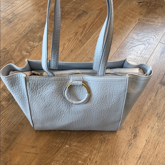 🆕 Vince Camuto Ice Blue Tote with Gold Accent Luxury Leather - Picture 2 of 11